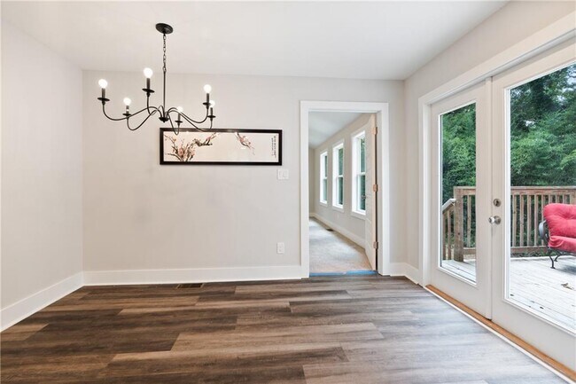 Building Photo - 3439 Jackson Dr