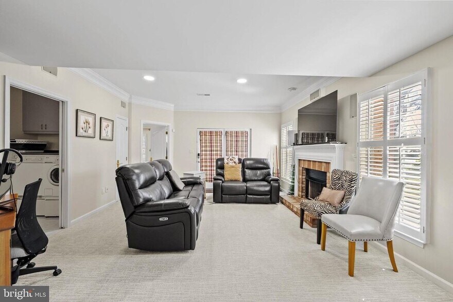 Building Photo - 21515 Trowbridge Sq