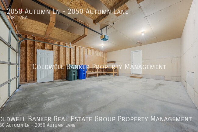 Building Photo - 2050 Autumn Ln