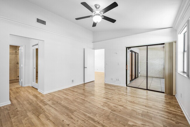 Building Photo - 206 Congressional Way