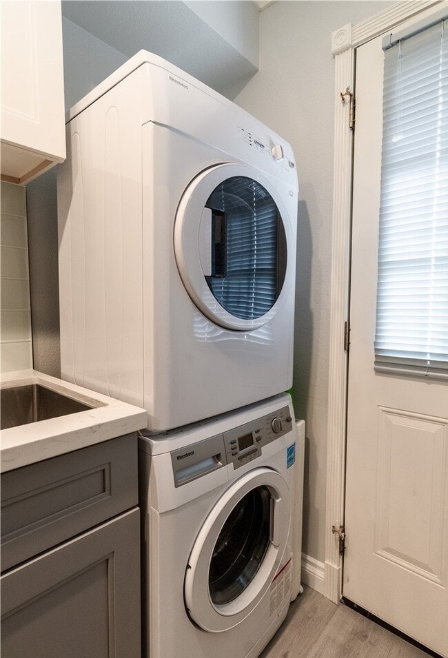 Building Photo - 19772 Cambridge Ln