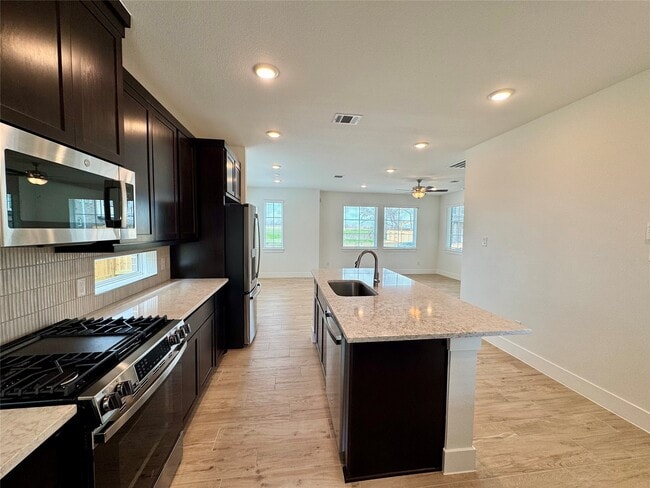 Building Photo - 1210 Shaded Rock Dr