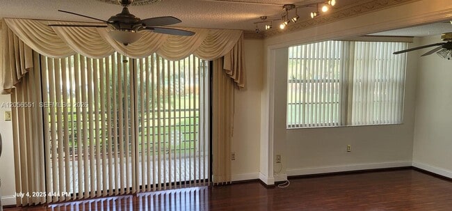 Building Photo - 1300 St Charles Pl