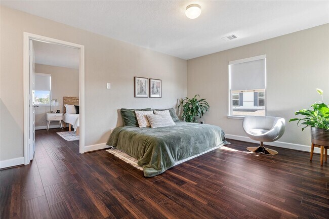 Building Photo - 1853 Commons Hill Ln