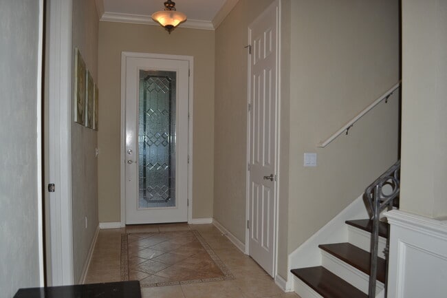 Building Photo - 3813 SW 91st Dr