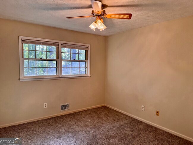 Building Photo - 3710 Creekview Cir