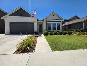 Building Photo - 3 bedroom 2 Bathroom in desirable NW Visal...