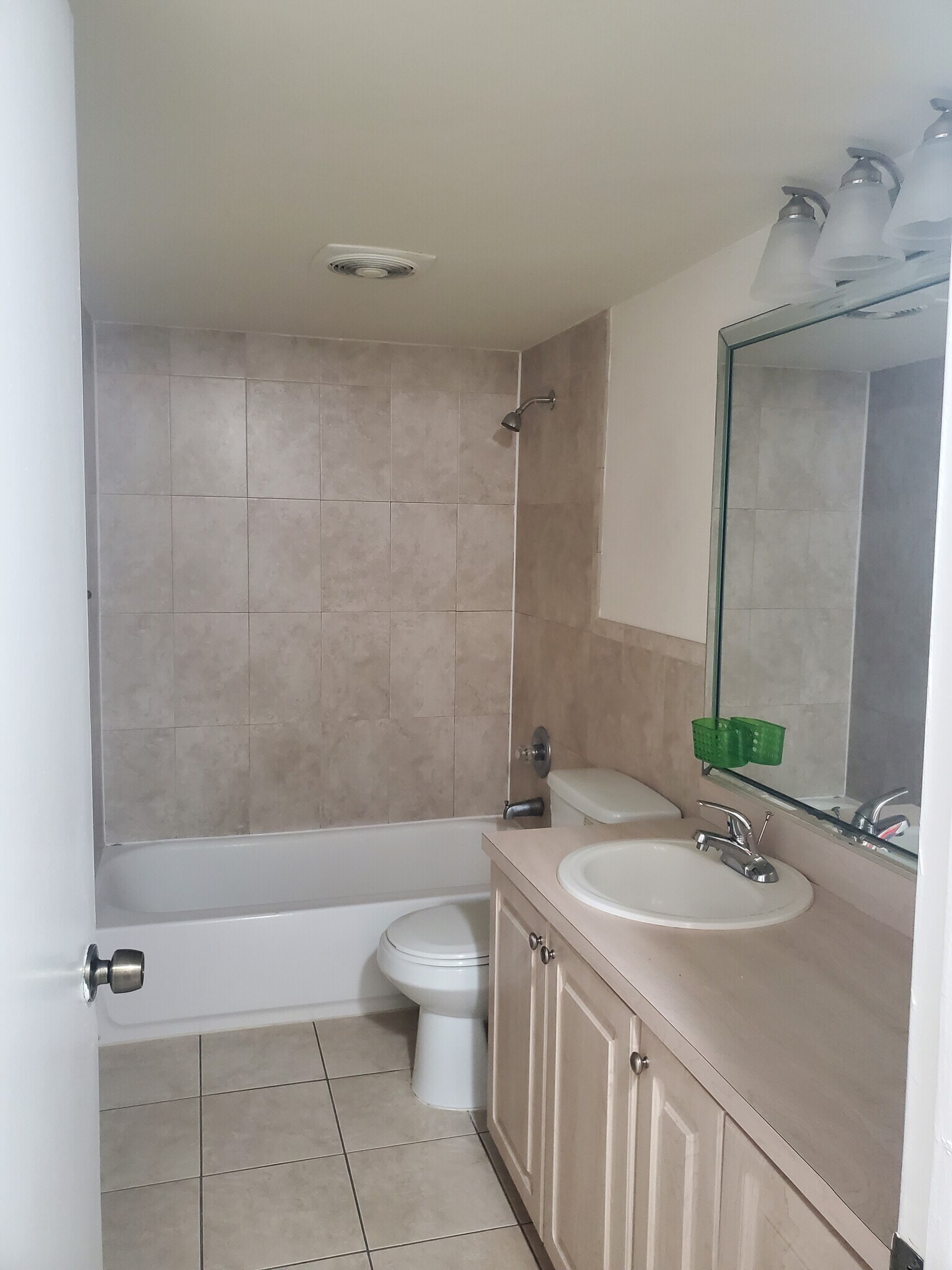 bathroom - 10810 SW 88th St