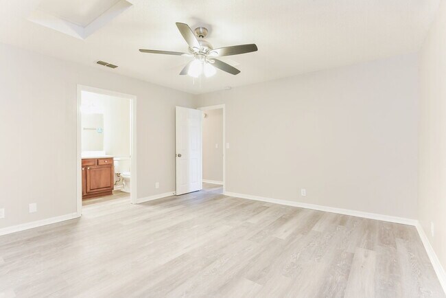 Building Photo - 1207 Cason Ln