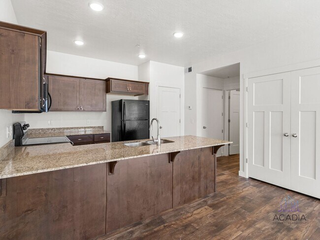 Building Photo - 533 S 850 E