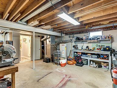 Building Photo - Meticulously maintained 2 bed 2 bath home