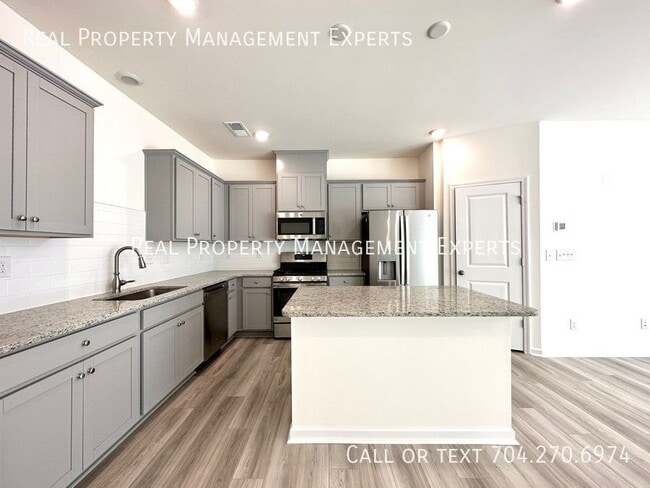 Building Photo - 2789 Yeager Dr NW