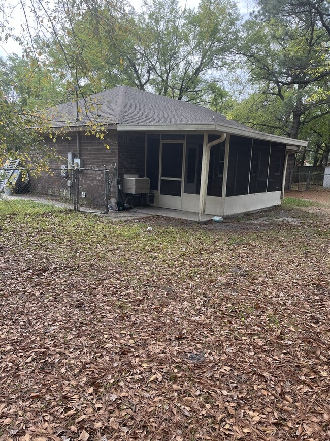 Building Photo - 1016 Farr Ct