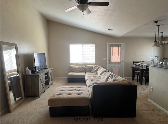 Building Photo - 1121 Little Rabbit Dr