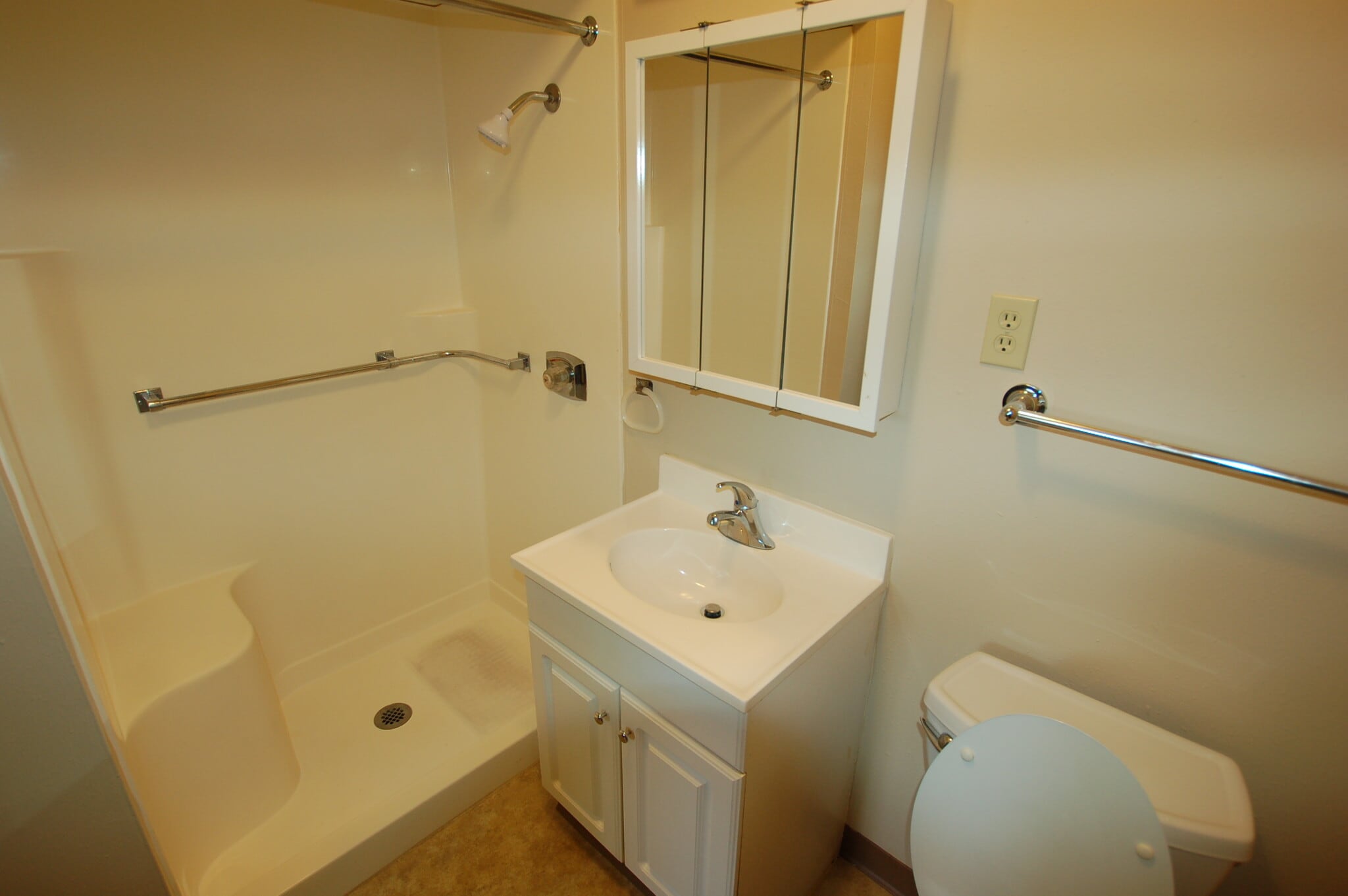 Building Photo - 916 Prospect Ave