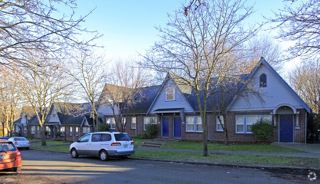 Primary Photo - Columbia Court