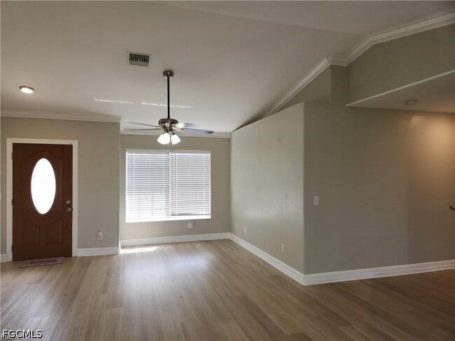 Building Photo - 827 NE 23rd Terrace