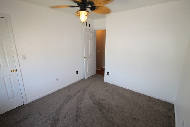 Building Photo - 583 Stonehenge Dr