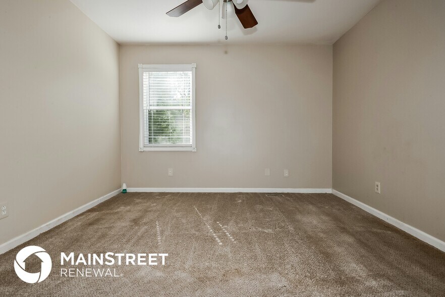 Building Photo - 208 Wildwood Dr
