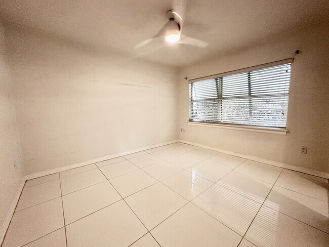Building Photo - 7210 Seminole Dr