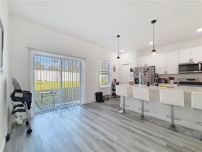 Building Photo - 16950 SW 42 Ave