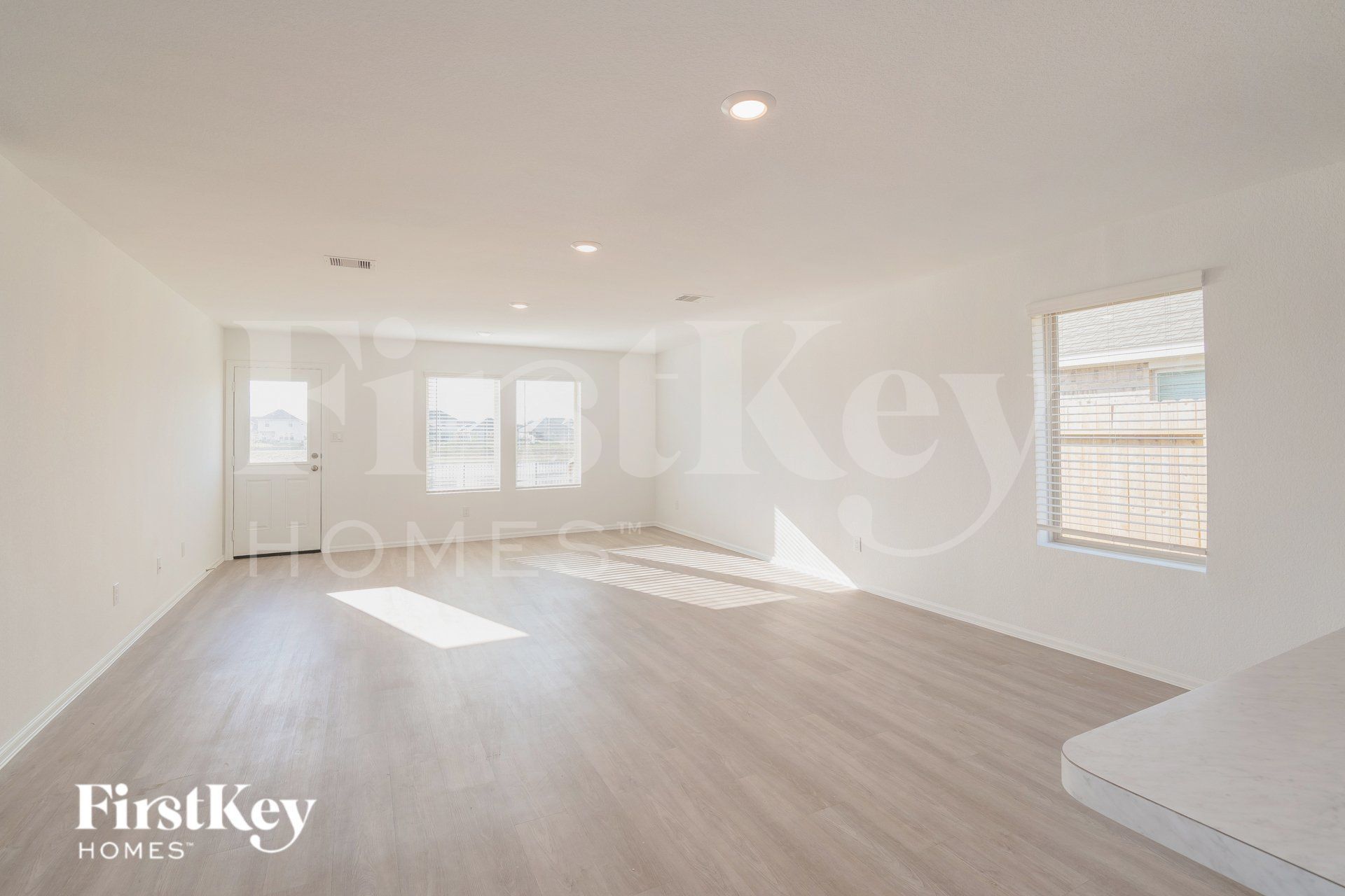 Building Photo - 453 Maple Bnd Ln