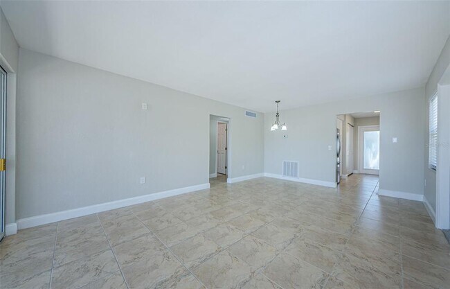 Building Photo - 2186 Edythe Dr