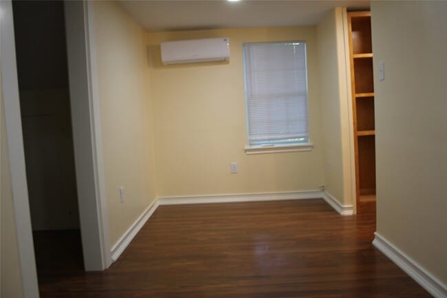 Building Photo - 7540 Ashburn St