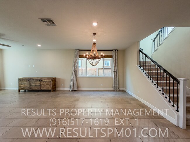 Building Photo - Must See! Lovely Former Model Smart Home 4 Bed 3 Bath