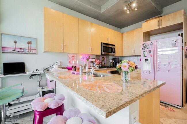 Building Photo - Arts District- Downtown Las Vegas~Luxury furnished condo now available!
