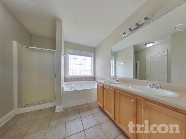 Building Photo - 104 Legend Creek Hollow