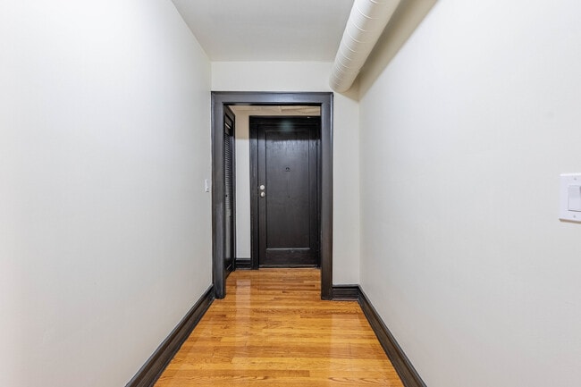 Building Photo - 5805 S Whipple St