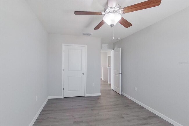 Building Photo - 8704 SW 44th Ct