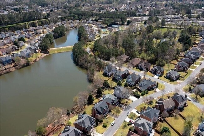 Building Photo - 12592 Waterside Dr