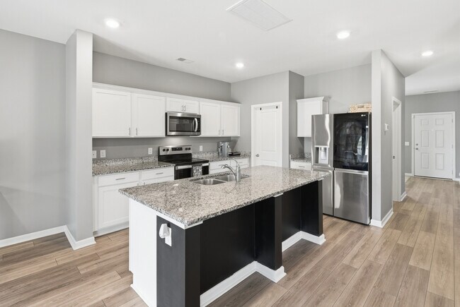 Building Photo - 326 Sedona Dr