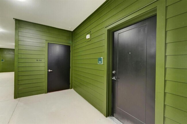 Building Photo - 4802 S Congress Ave