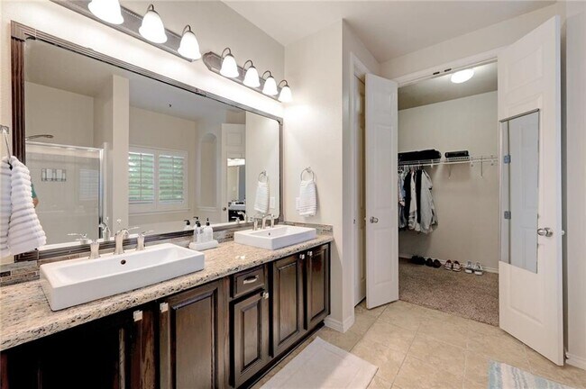 Building Photo - 2605 Tumbling River Dr