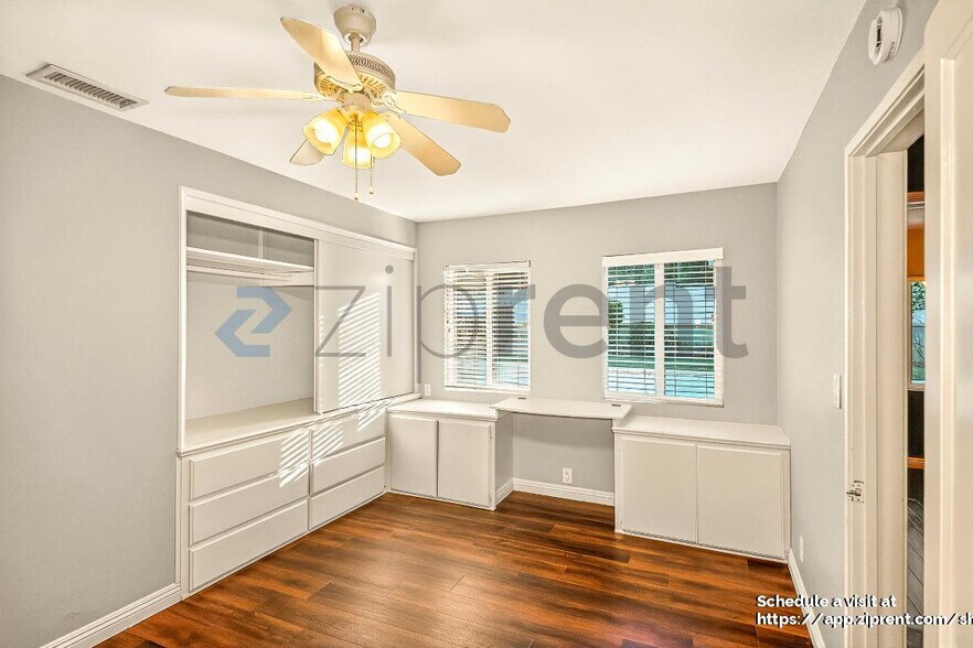 Building Photo - 5187 Llano Dr