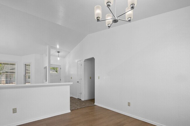 Building Photo - Lovely 3 Bedroom 2 Bath, 1350 Square Foot ...