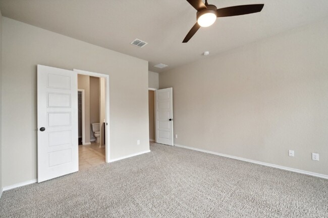 Building Photo - Price Improvement! This 4 bed, 2.5 bath ho...
