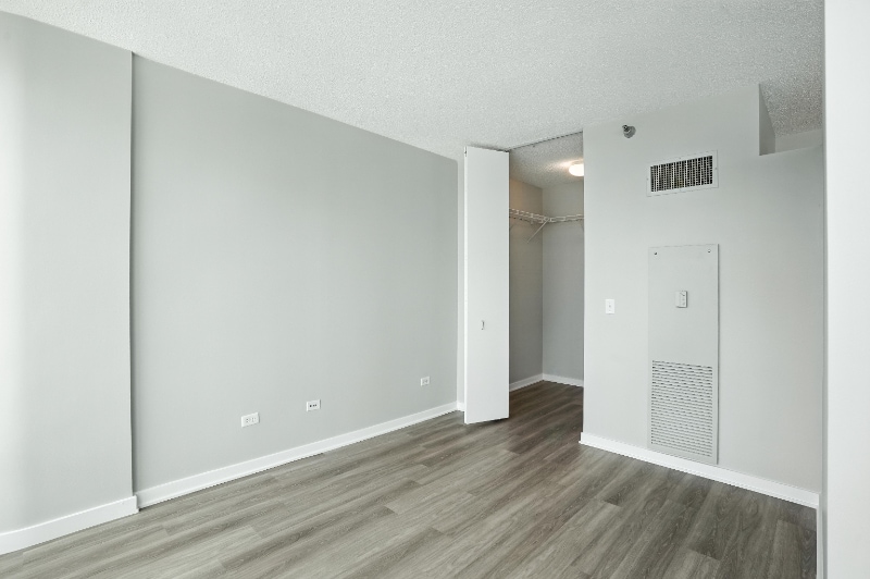 Building Photo - 341 E Ohio St