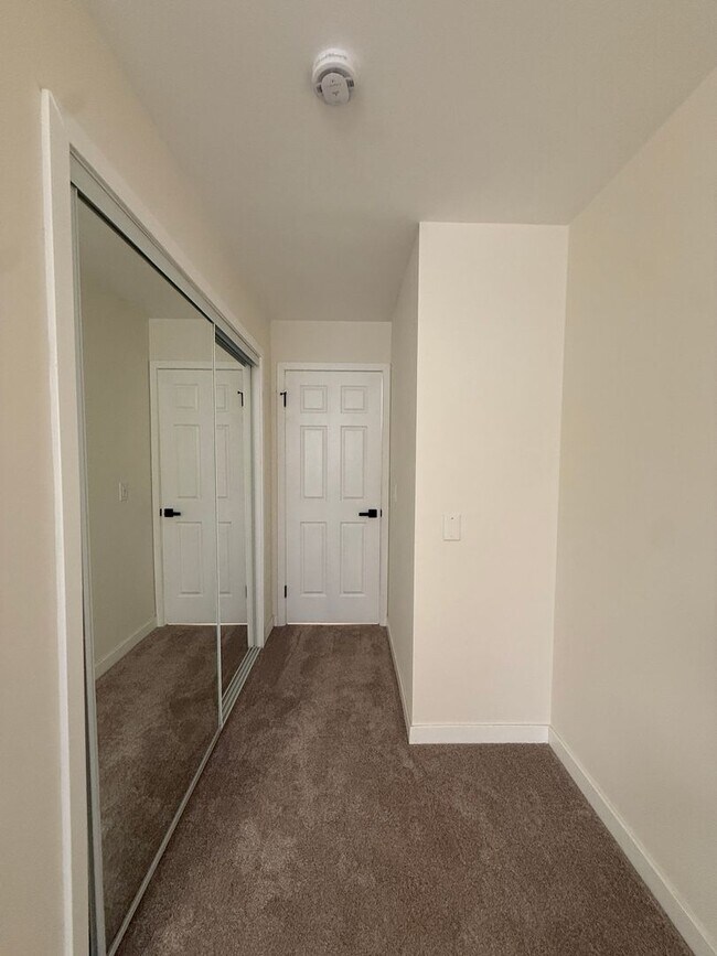 Building Photo - Beautifully Updated Single Story Custom Ho...