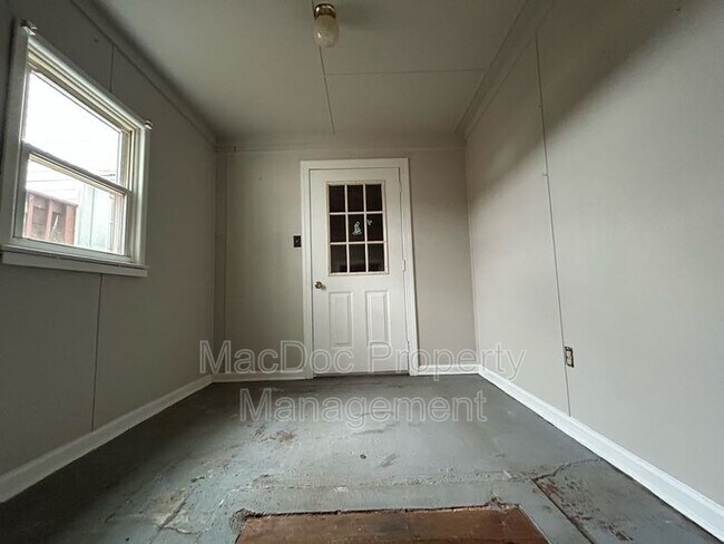 Building Photo - 15471 U.S. Rte 1