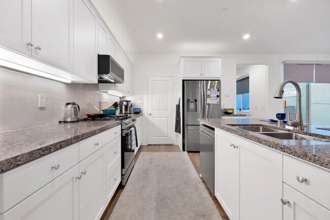Building Photo - Eco-Friendly 3BR Home in Palmdale
