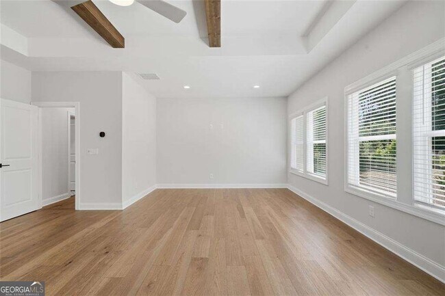 Building Photo - 401 Oakleigh Ave