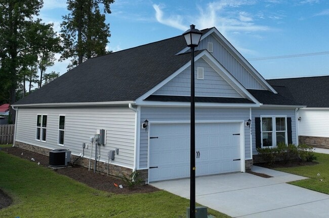 Building Photo - 1052 Moen Lp