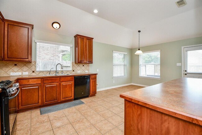 Building Photo - 2627 Old River Ln