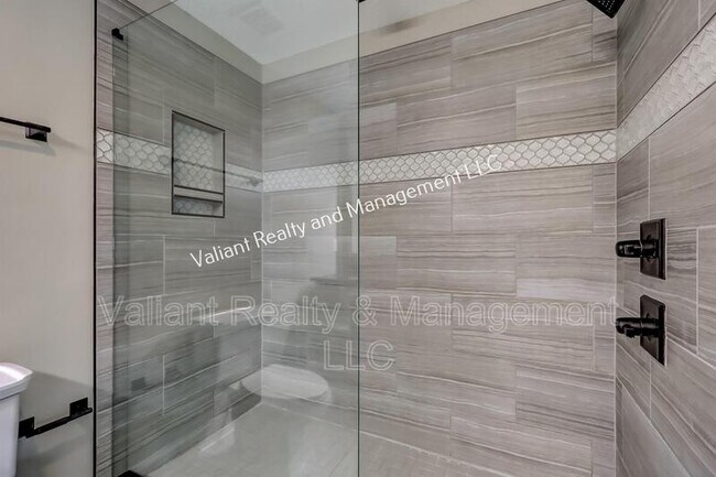 Building Photo - 1228 Willow Ct