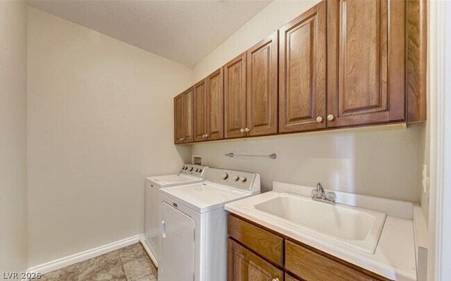 Building Photo - 10088 Keifer Valley St