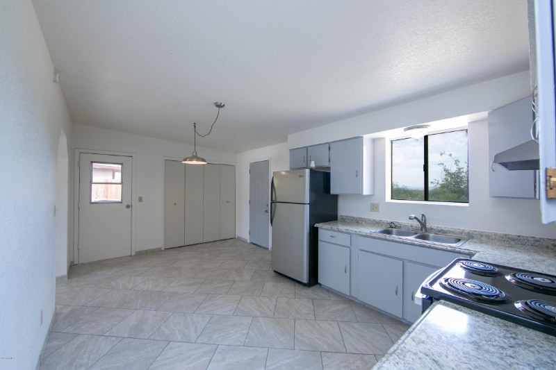 Building Photo - 410 3rd St